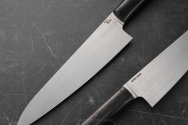 NÓŻ KUCHENNY CHEF 210 5 M390 CARBON FIBRE PABIŚ