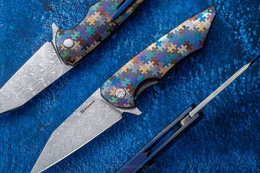 NÓŻ SKŁADANY FOLDER VESPERTILIO #0203 DAMASTEEL "PUZZLE" HERMAN KNIVES
