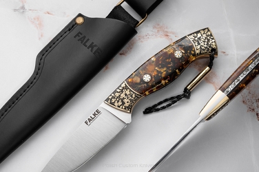 NÓŻ MYŚLIWSKI HUNTER INDIVIDUAL H322 N690 ZŁOTO BURSZYTN W ŻYWICY FALKE KNIVES