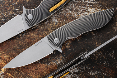 NÓŻ SKŁADANY FOLDER STING #0844 MAGNACUT DLC HERMAN KNIVES