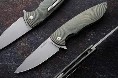 NÓŻ SKŁADANY FOLDER STING #0818 MAGNACUT HERMAN KNIVES