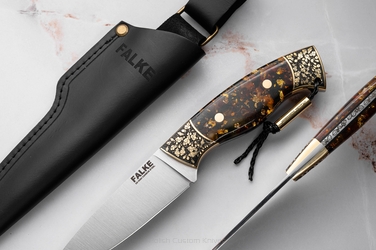 NÓŻ MYŚLIWSKI HUNTER INDIVIDUAL H337 D2 ZŁOTO BURSZYTN W ŻYWICY FALKE KNIVES