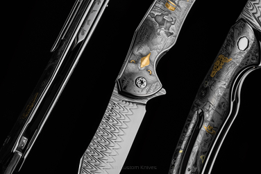 NÓŻ SKŁADANY FOLDER MANTIS #1 OF 1 "SPIRIT OF THE WEST" GRAWEROWANY PRZEZ MT. CHIMWAI HERMAN KNIVES