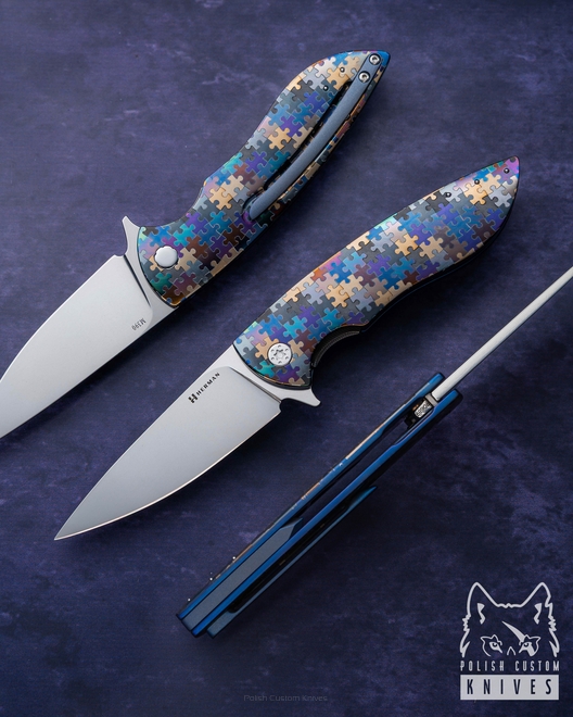 NÓŻ SKŁADANY FOLDER STING #0689 M390 PUZZLE HERMAN KNIVES