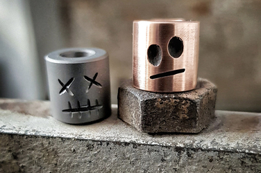 WTF - Zestaw dwóch koralików  Tytan+Miedź 252