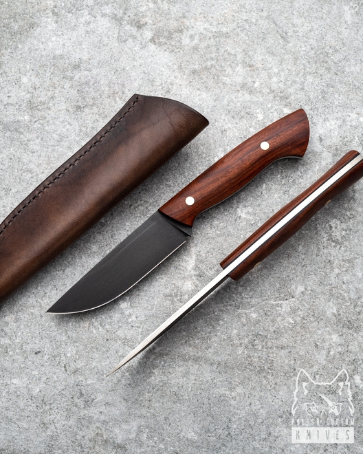 NÓŻ MYŚLIWSKI HUNTER V2 BUBINGA, PINY MOSIĘŻNE z BRĄZOWĄ POCHWĄ SKÓRZANĄ ML TD