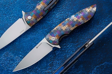 NÓŻ SKŁADANY FOLDER STING #0735 MAGNACUT PUZZLE HERMAN KNIVES