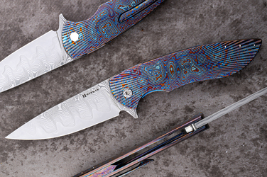 NÓŻ SKŁADANY FOLDER BIG STING #0059 FUTURON FORGE BLACK TIMASCUS FULL DRESS HERMAN KNIVES