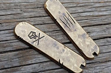 Okładziny do scyzoryka Victorinox 58mm "Neo Jolly Roger" Blizny 137