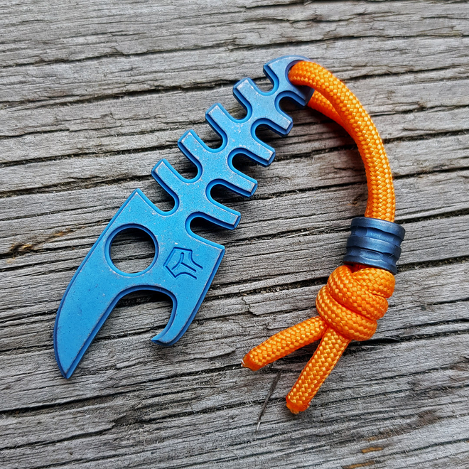 Tactical Fish Tytan niebieska z koralikiem