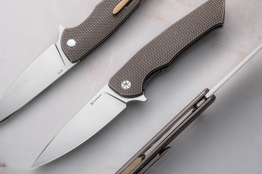 NÓŻ SKŁADANY FOLDER SLIM #0702 M390 HERMAN KNIVES