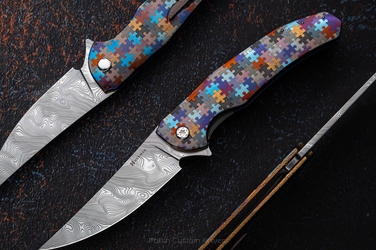 NÓŻ SKŁADANY FOLDER ISHTAR #0875 DAMASTEEL PUZZLE HALF DRESS HERMAN KNIVES