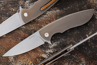 NÓŻ SKŁADANY FOLDER STING #0838 MAGNACUT HERMAN KNIVES