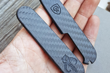 Okładziny do scyzoryka Victorinox 91mm Carbon Fiber Mandalorian 292