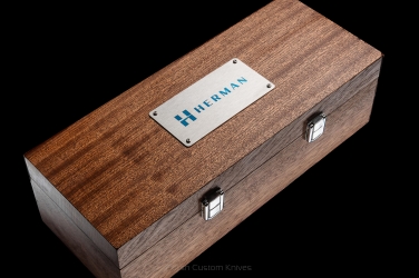 DEDYKOWANE PUDEŁKO NA ZESTAW HERMAN KNIVES: NÓŻ ISHTAR ORAZ DŁUGOPIS EPIKA