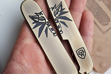 Okładziny do scyzoryka Victorinox 91mm "Wiedźmin" 325