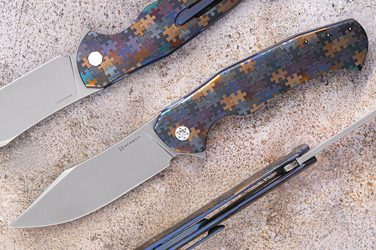 NÓŻ SKŁADANY FOLDER MANTIS #0390 MAGNACUT PUZZLE HERMAN KNIVES