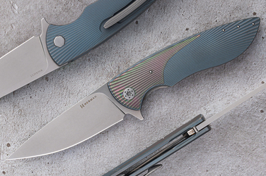 NÓŻ SKŁADANY FOLDER STING #0822 MAGNACUT HERMAN KNIVES
