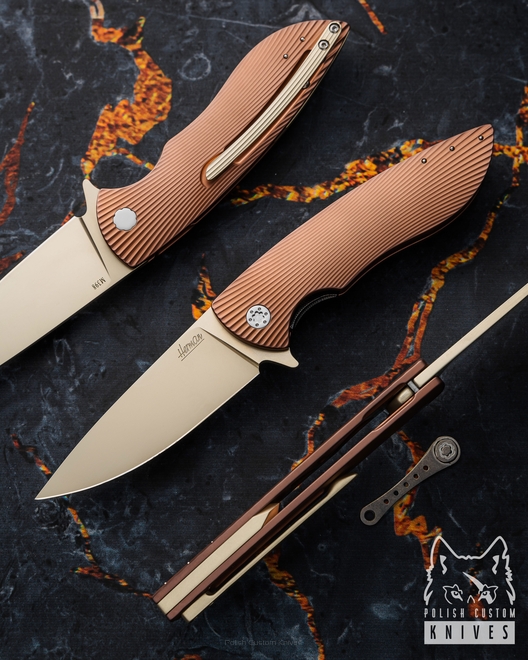 NÓŻ SKŁADANY FOLDER STING 444 M398 PVD HERMAN KNIVES
