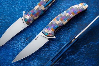 NÓŻ SKŁADANY FOLDER ISHTAR #0654 M390 PUZZLE HERMAN KNIVES