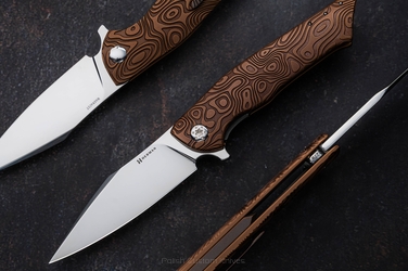 NÓŻ SKŁADANY FOLDER BEE #0279 MAGNACUT NEBULA RIPPLE HERMAN KNIVES