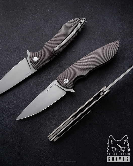 NÓŻ SKŁADANY FOLDER STING #0832 MAGNACUT HERMAN KNIVES